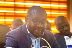 photo_5884448226424244165_U