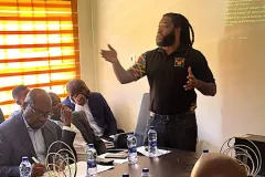 photo_5884448226424244193_W