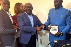 photo_5884448226424244448_y1