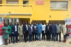 photo_5886700026237929013_yW