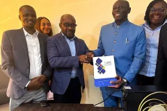 photo_5886700026237929016_yQ